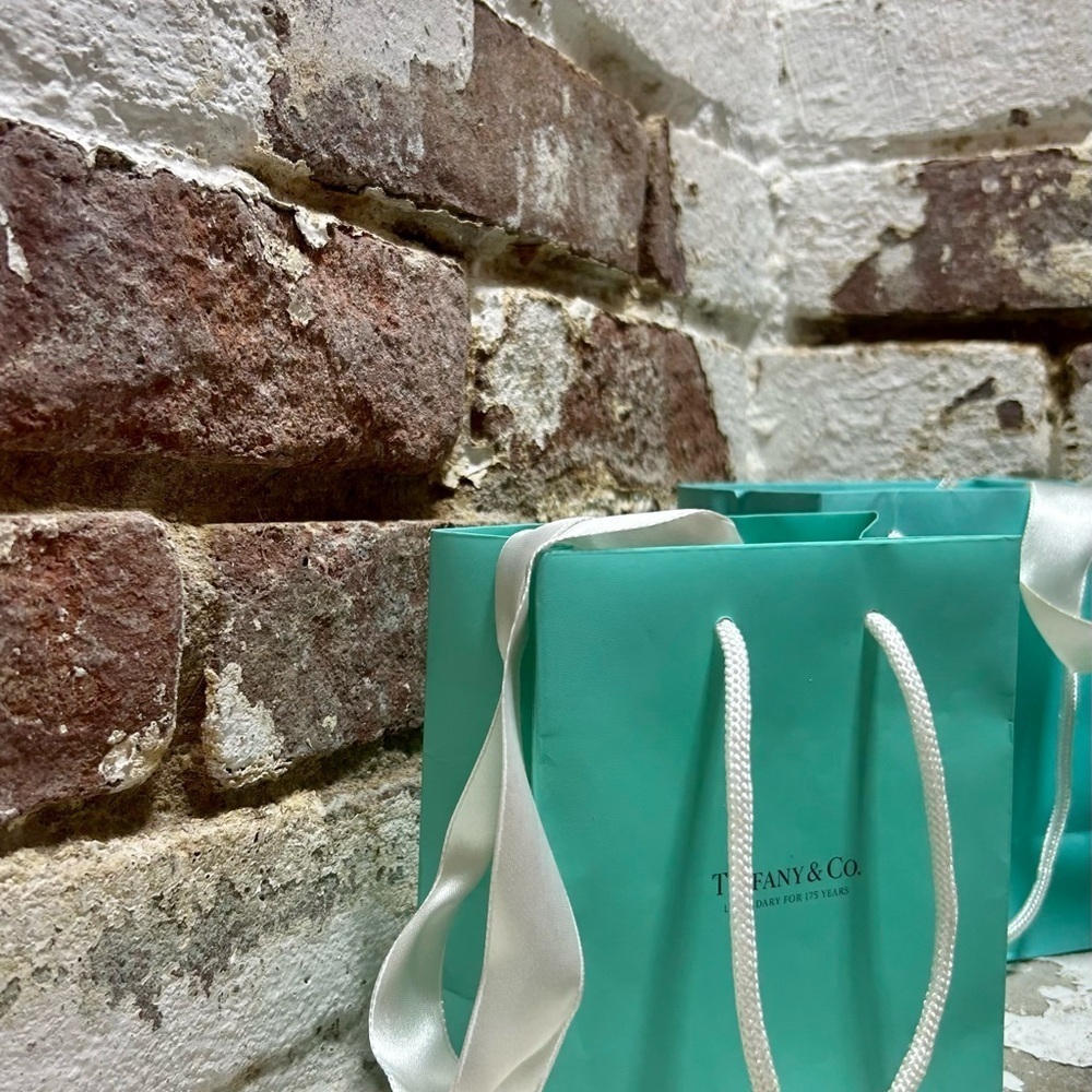 Set of three original Tiffany & Co blue bags and white ribbons. - Picture 6 of 8
